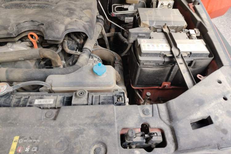 Used Tank 300 2023 Off-Road Edition 2.0T Challenger Engine Bay Left