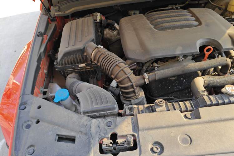 Used Tank 300 2023 City Edition 2.0T—Stylish as Ever Engine Bay Right