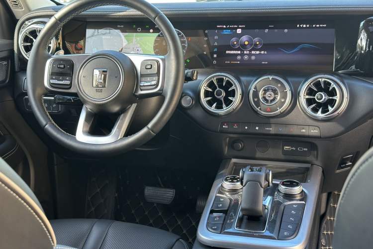 Used Tank 300 2023 2.0T 200 000-Vehicle Commemorative Edition Interior 1
