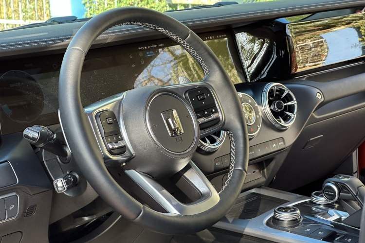 Used Tank 300 2023 2.0T 200 000-Vehicle Commemorative Edition Interior 2
