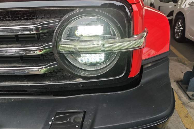 Used Tank 300 2023 City Edition 2.0T—Stylish as Ever Left Front Headlight