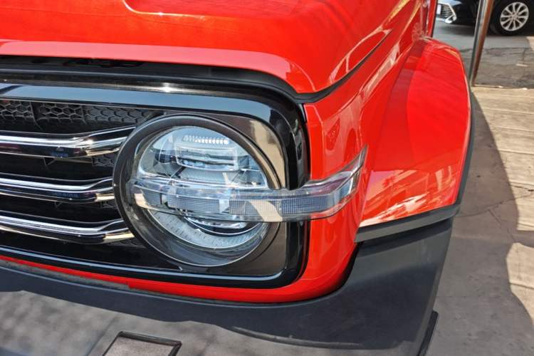 Used Tank 300 2023 City Edition 2.0T—Stylish as Ever Left Front Headlight