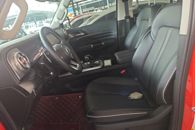 Used Tank 300 2023 City Edition 2.0T—Stylish as Ever Left Front Seat