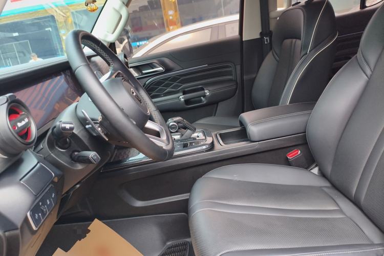 Used Tank 300 2023 Off-Road Edition 2.0T Conqueror Left Front Seat
