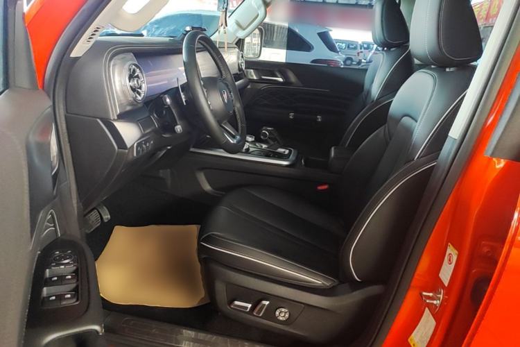 Used Tank 300 2023 City Edition 2.0T—Stylish as Ever Left Front Seat