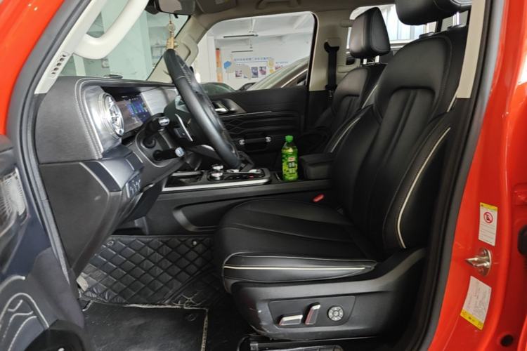 Used Tank 300 2023 Off-Road Edition 2.0T Conqueror Left Front Seat