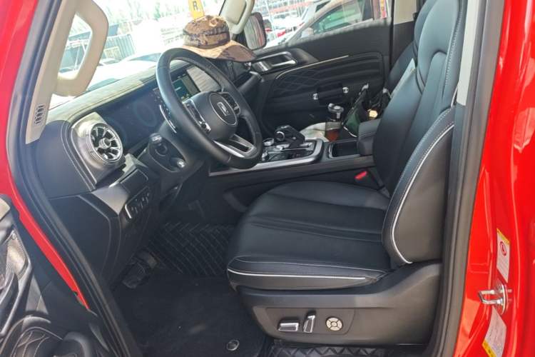 Used Tank 300 2023 City Edition 2.0T—Stylish as Ever Left Front Seat