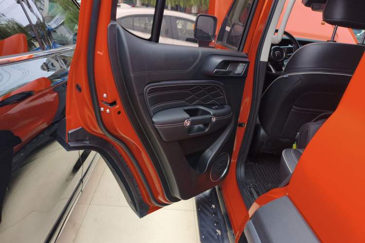 Used Tank 300 2023 Off-Road Edition 2.0T Conqueror Left Rear Door Interior