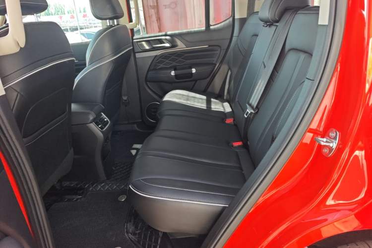 Used Tank 300 2023 City Edition 2.0T—Stylish as Ever Left Rear Seat