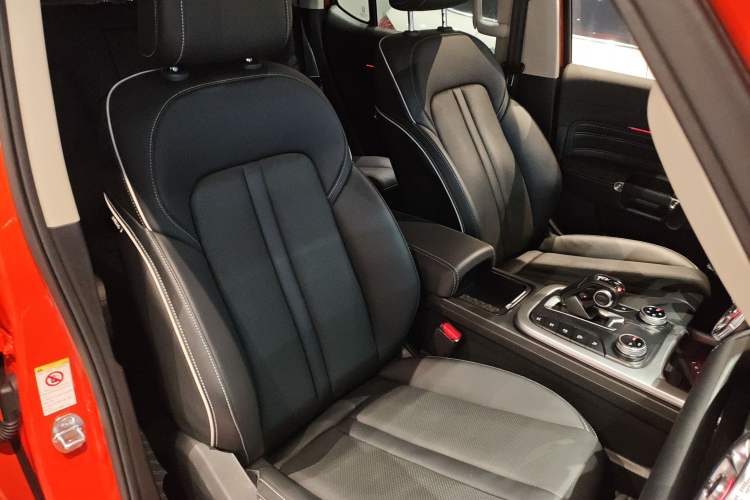 Used Tank 300 2023 Off-Road Edition 2.0T Conqueror Right Front Seat