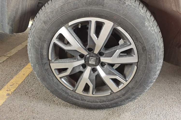 Used Tank 300 2023 City Edition 2.0T—Stylish as Ever Right Rear Wheel Hub