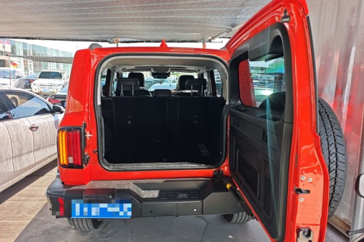 Used Tank 300 2023 City Edition 2.0T—Stylish as Ever Trunk