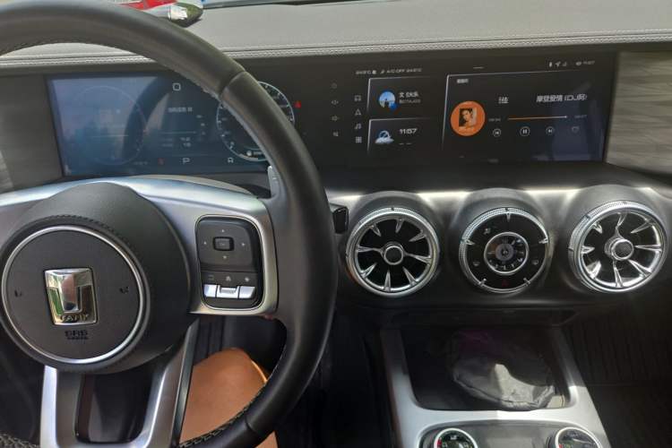 Used Tank 300 2023 Off-Road Edition 2.0T Conqueror Audio And AC Panel