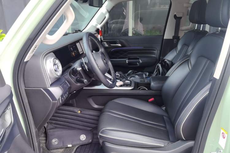 Used Tank 300 2023 City Edition 2.0T—Stylish as Ever Left Front Seat