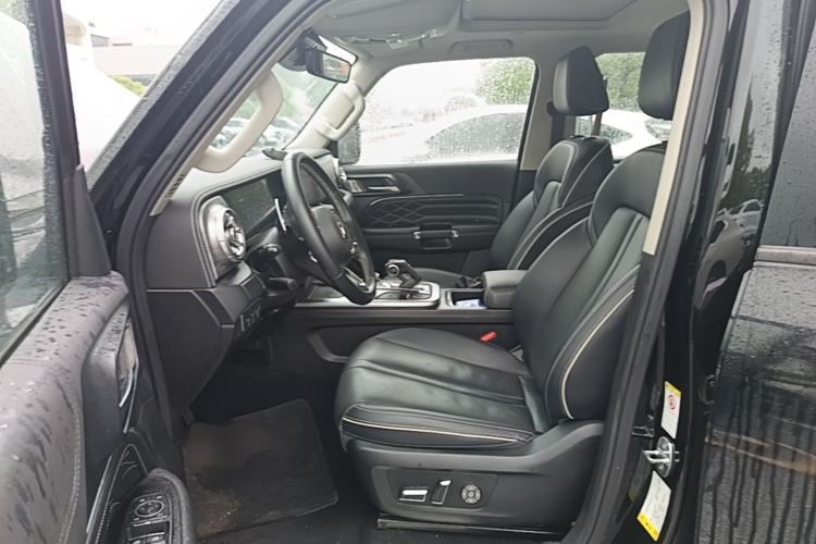 Used Tank 300 2023 City Edition 2.0T—Stylish as Ever Left Front Seat