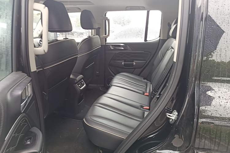 Used Tank 300 2023 City Edition 2.0T—Stylish as Ever Left Rear Seat
