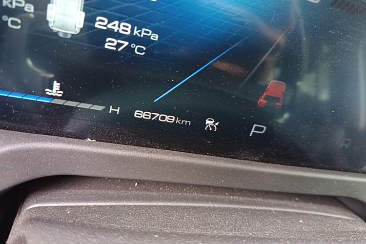 Used Tank 300 2023 City Edition 2.0T—Stylish as Ever Odometer Close Up
