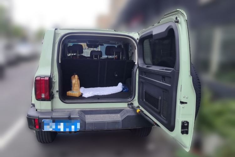 Used Tank 300 2023 City Edition 2.0T—Stylish as Ever Trunk