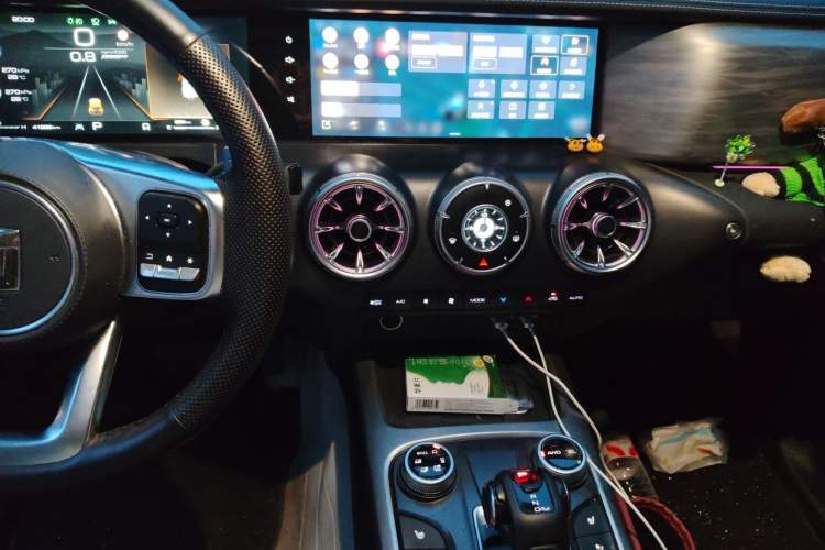 Used Tank 300 2023 City Edition 2.0T—Stylish as Ever Audio And AC Panel