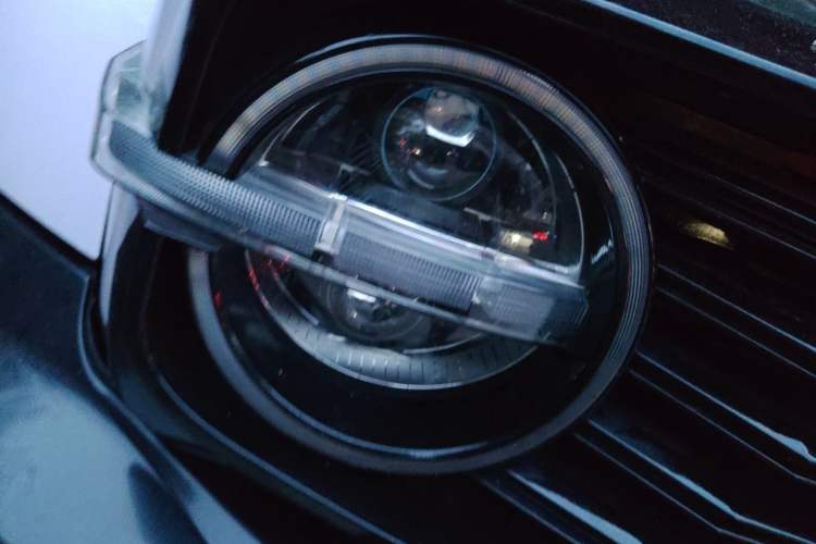 Used Tank 300 2023 City Edition 2.0T—Stylish as Ever Right Front Headlight