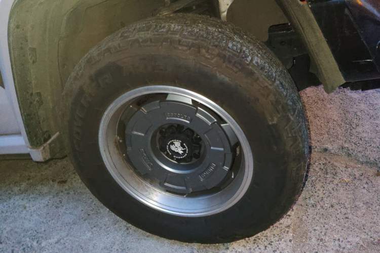 Used Tank 300 2023 City Edition 2.0T—Stylish as Ever Right Front Wheel Hub