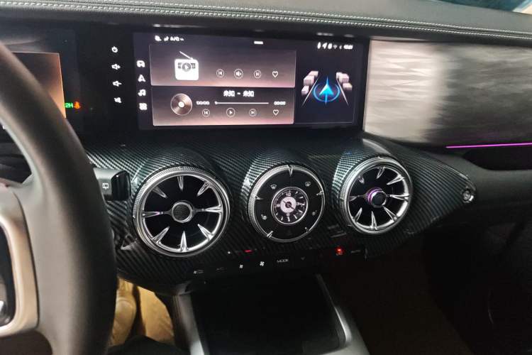 Used Tank 300 2023 Off-Road Edition 2.0T Challenger Audio And AC Panel