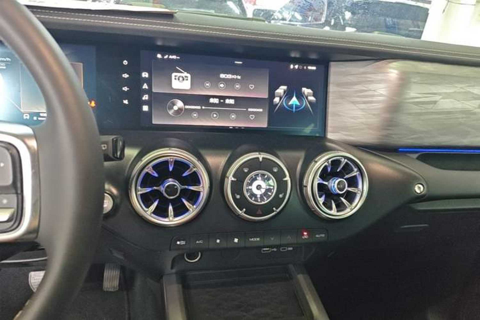Used Tank 300 2023 Off-Road Edition 2.0T Challenger Audio And AC Panel