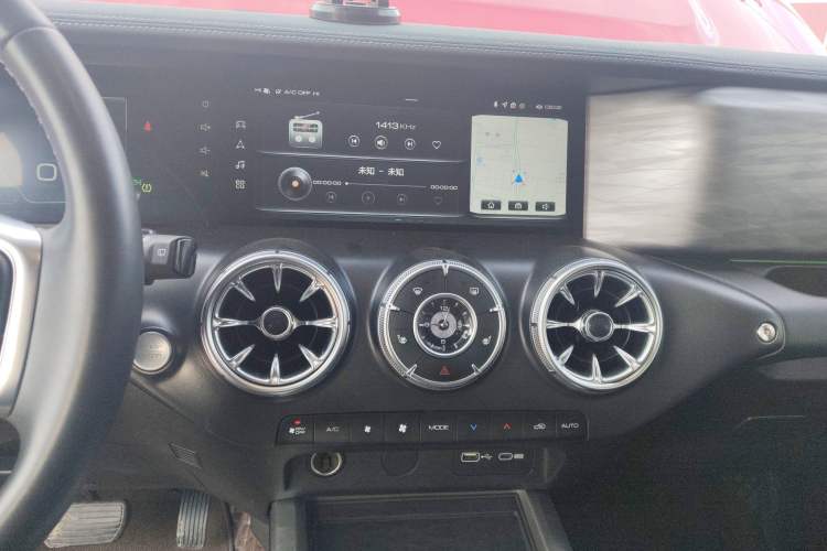 Used Tank 300 2023 Off-Road Edition 2.0T Challenger Audio And AC Panel