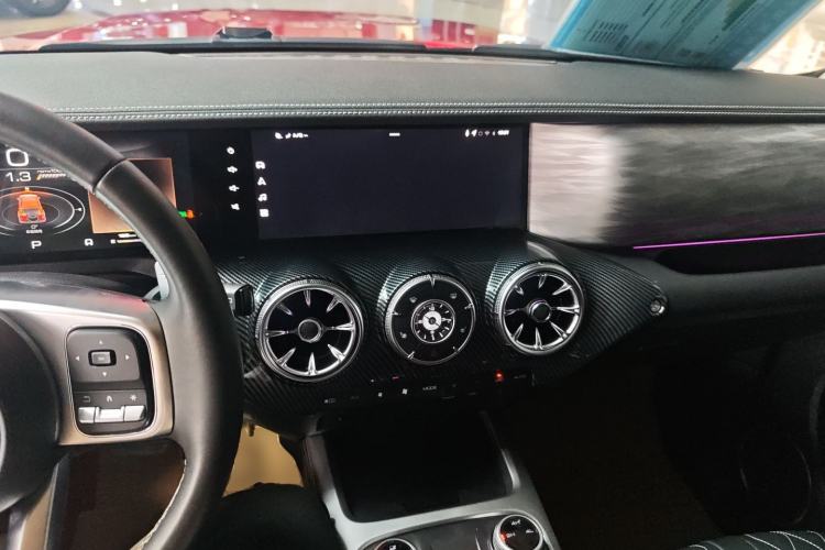 Used Tank 300 2023 Off-Road Edition 2.0T Challenger Center Console