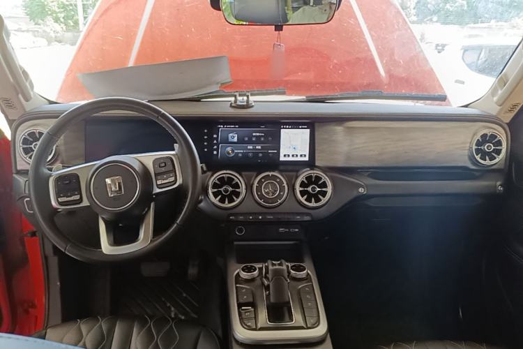 Used Tank 300 2023 Off-Road Edition 2.0T Challenger Center Console
