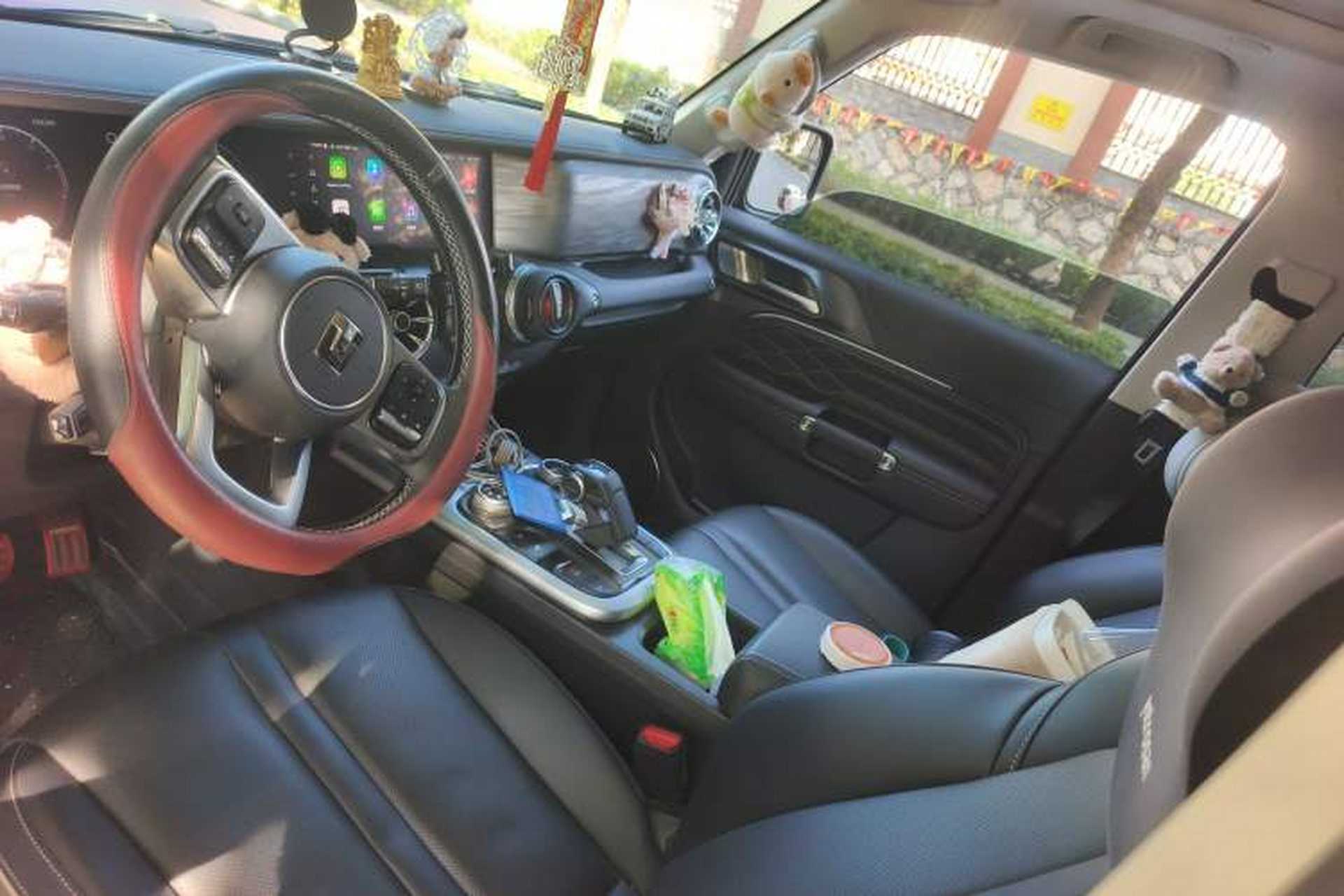 Used Tank 300 2023 City Edition 2.0T—Stylish as Ever Center Console
