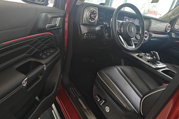 Used Tank 300 2023 City Edition 2.0T—Stylish as Ever Driver Seat