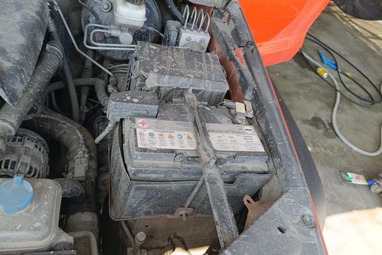 Used Tank 300 2023 Off-Road Edition 2.0T Challenger Engine Bay Left