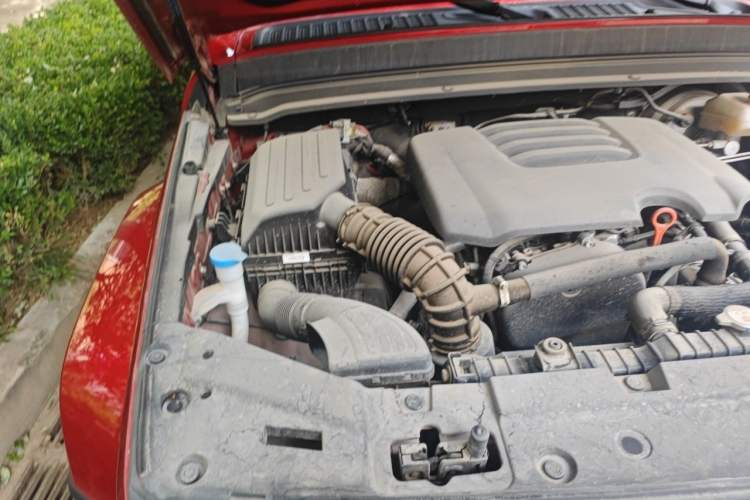 Used Tank 300 2023 City Edition 2.0T—Stylish as Ever Engine Bay Right