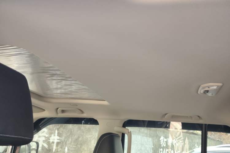 Used Tank 300 2023 City Edition 2.0T—Stylish as Ever Headliner