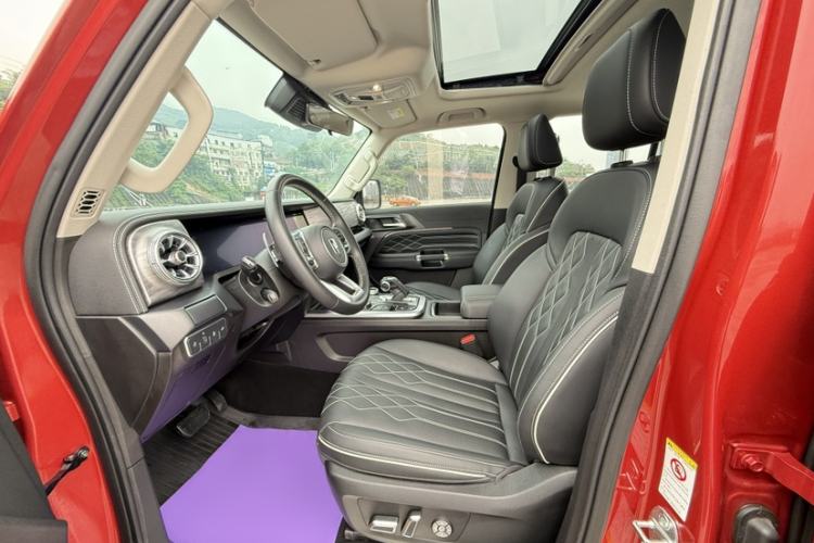 Used Tank 300 2023 Off-Road Edition 2.0T Challenger Interior 4