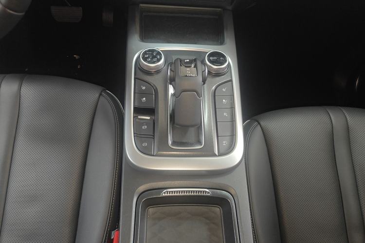 Used Tank 300 2023 City Edition 2.0T—Stylish as Ever Interior 6