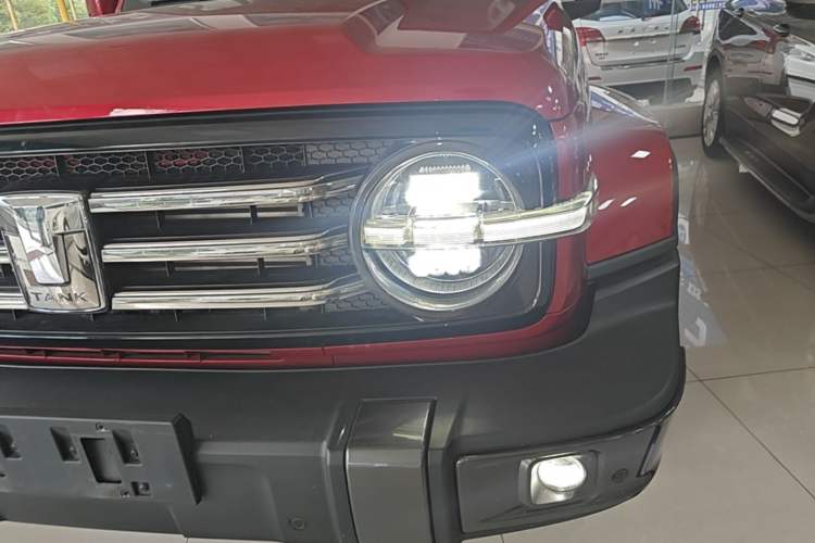 Used Tank 300 2023 City Edition 2.0T—Stylish as Ever Left Front Headlight