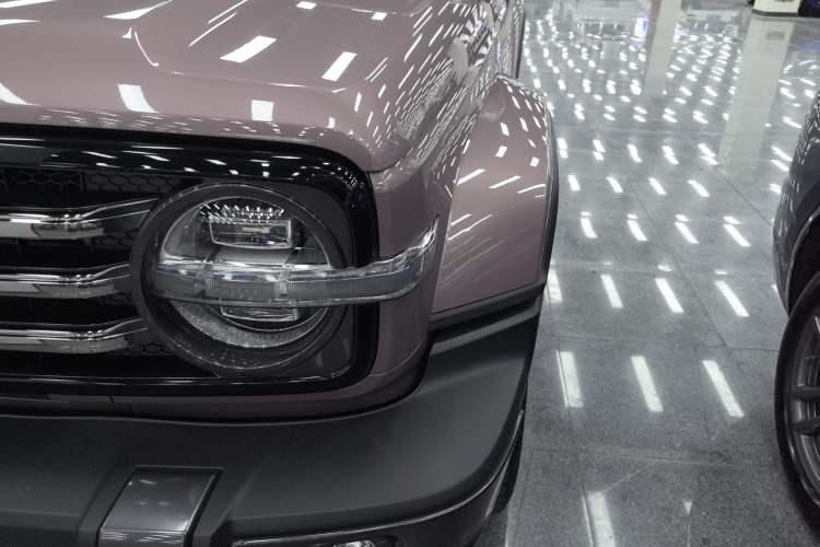 Used Tank 300 2023 City Edition 2.0T—Stylish as Ever Left Front Headlight