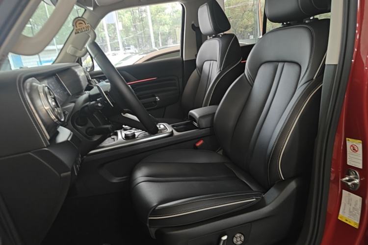Used Tank 300 2023 City Edition 2.0T—Stylish as Ever Left Front Seat
