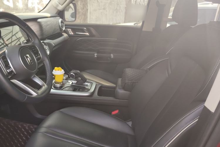 Used Tank 300 2023 City Edition 2.0T—Stylish as Ever Left Front Seat