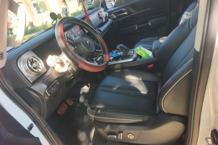 Used Tank 300 2023 City Edition 2.0T—Stylish as Ever Left Front Seat