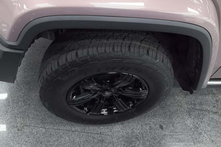 Used Tank 300 2023 City Edition 2.0T—Stylish as Ever Left Front Wheel Hub