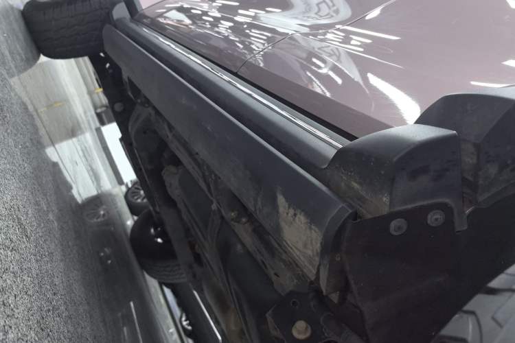 Used Tank 300 2023 City Edition 2.0T—Stylish as Ever Left Side Sill
