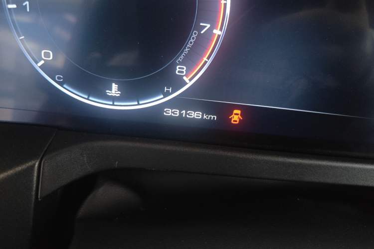 Used Tank 300 2023 City Edition 2.0T—Stylish as Ever Odometer Close Up