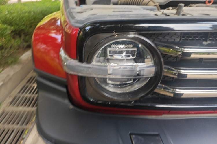 Used Tank 300 2023 City Edition 2.0T—Stylish as Ever Right Front Headlight