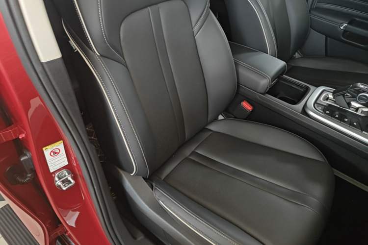 Used Tank 300 2023 City Edition 2.0T—Stylish as Ever Right Front Seat