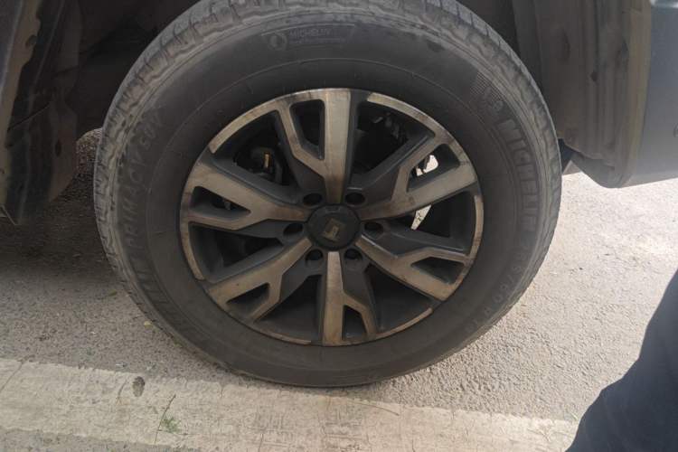 Used Tank 300 2023 City Edition 2.0T—Stylish as Ever Right Front Wheel Hub