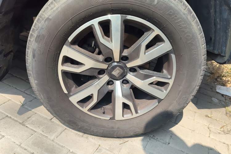 Used Tank 300 2023 City Edition 2.0T—Stylish as Ever Right Front Wheel Hub