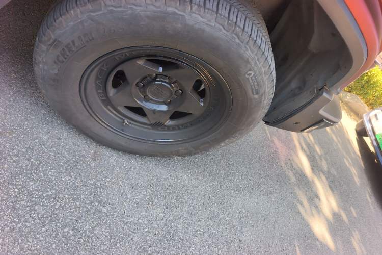 Used Tank 300 2023 City Edition 2.0T—Stylish as Ever Right Front Wheel Hub